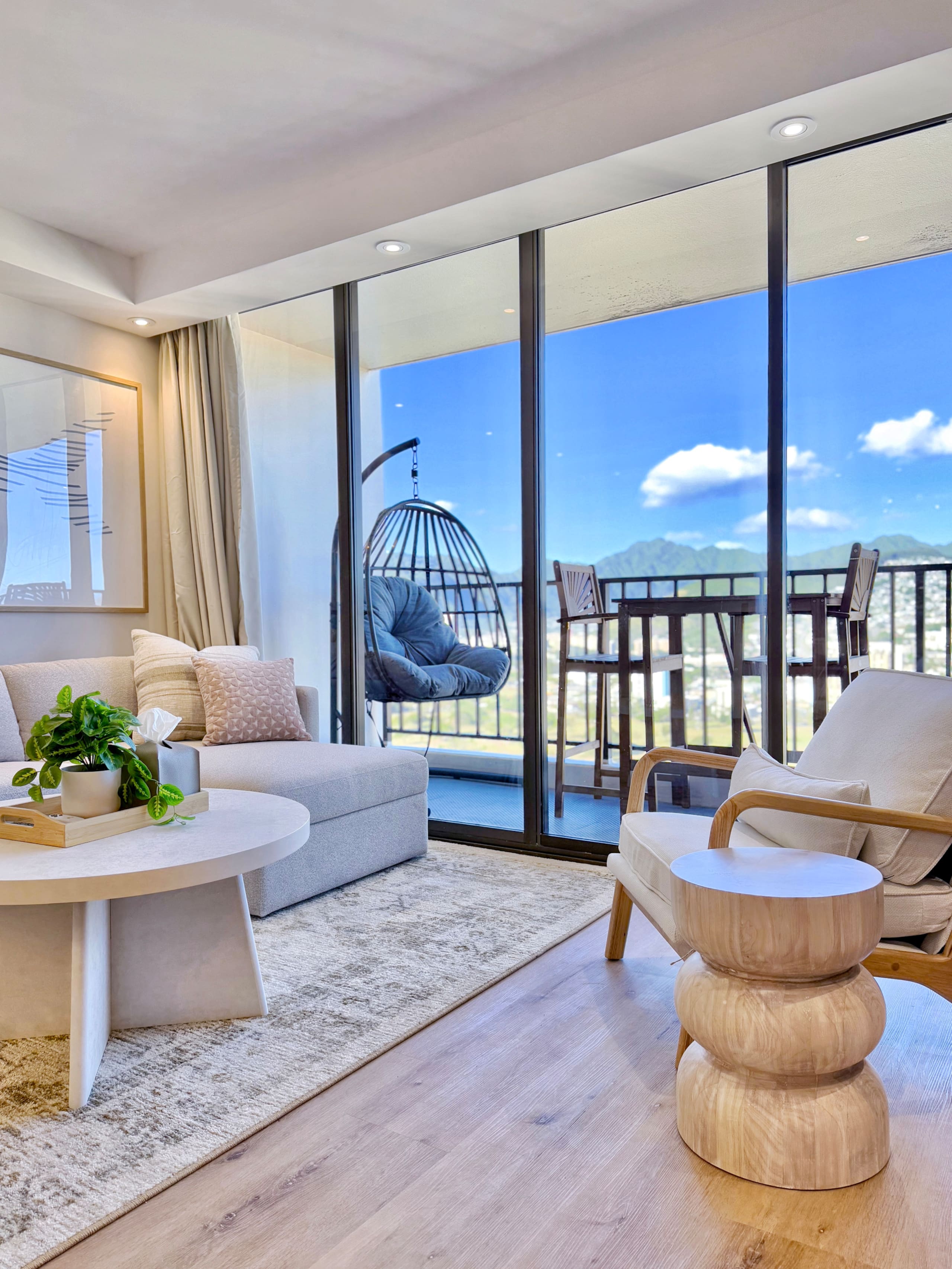 34FL-Upscale Mountain View 1BR-Waikiki w/Parking - Image 7