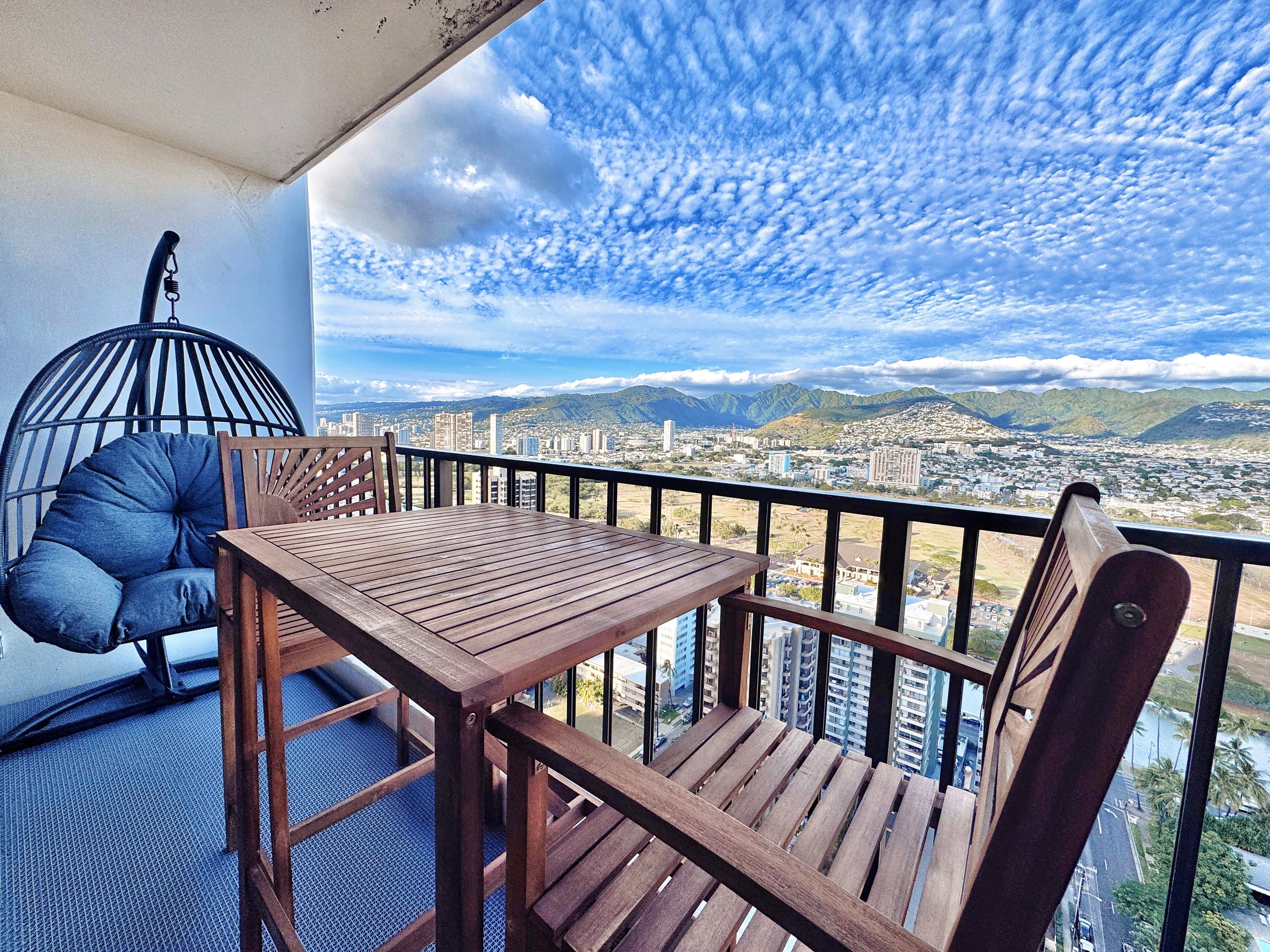 34FL-Upscale Mountain View 1BR-Waikiki w/Parking - Image 43