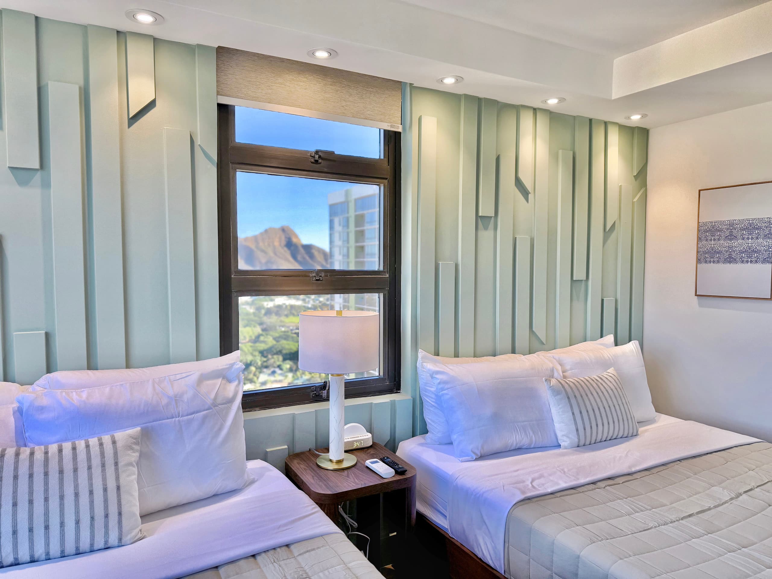 34FL-Upscale Mountain View 1BR-Waikiki w/Parking - Image 30