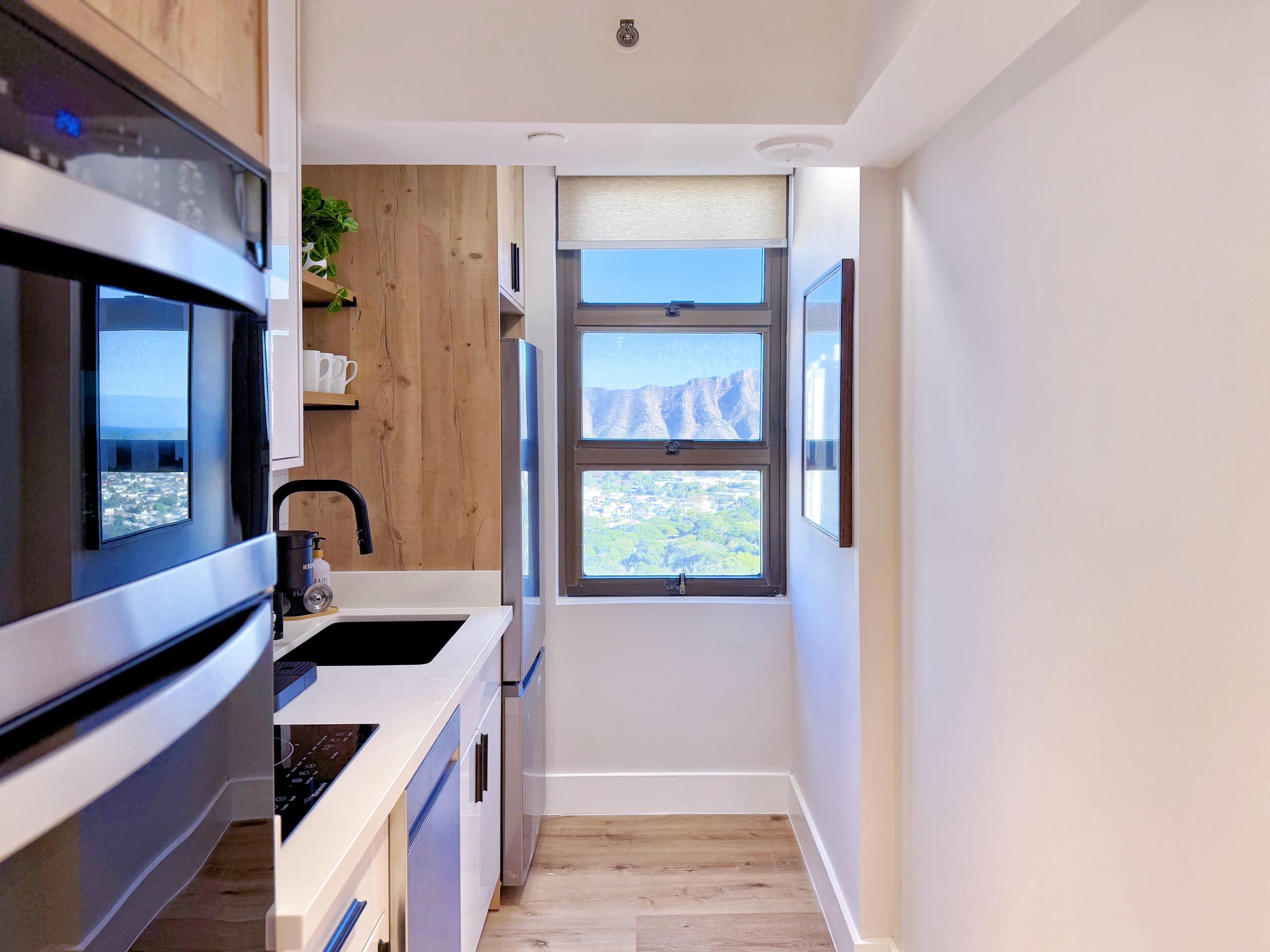 34FL-Upscale Mountain View 1BR-Waikiki w/Parking - Image 14