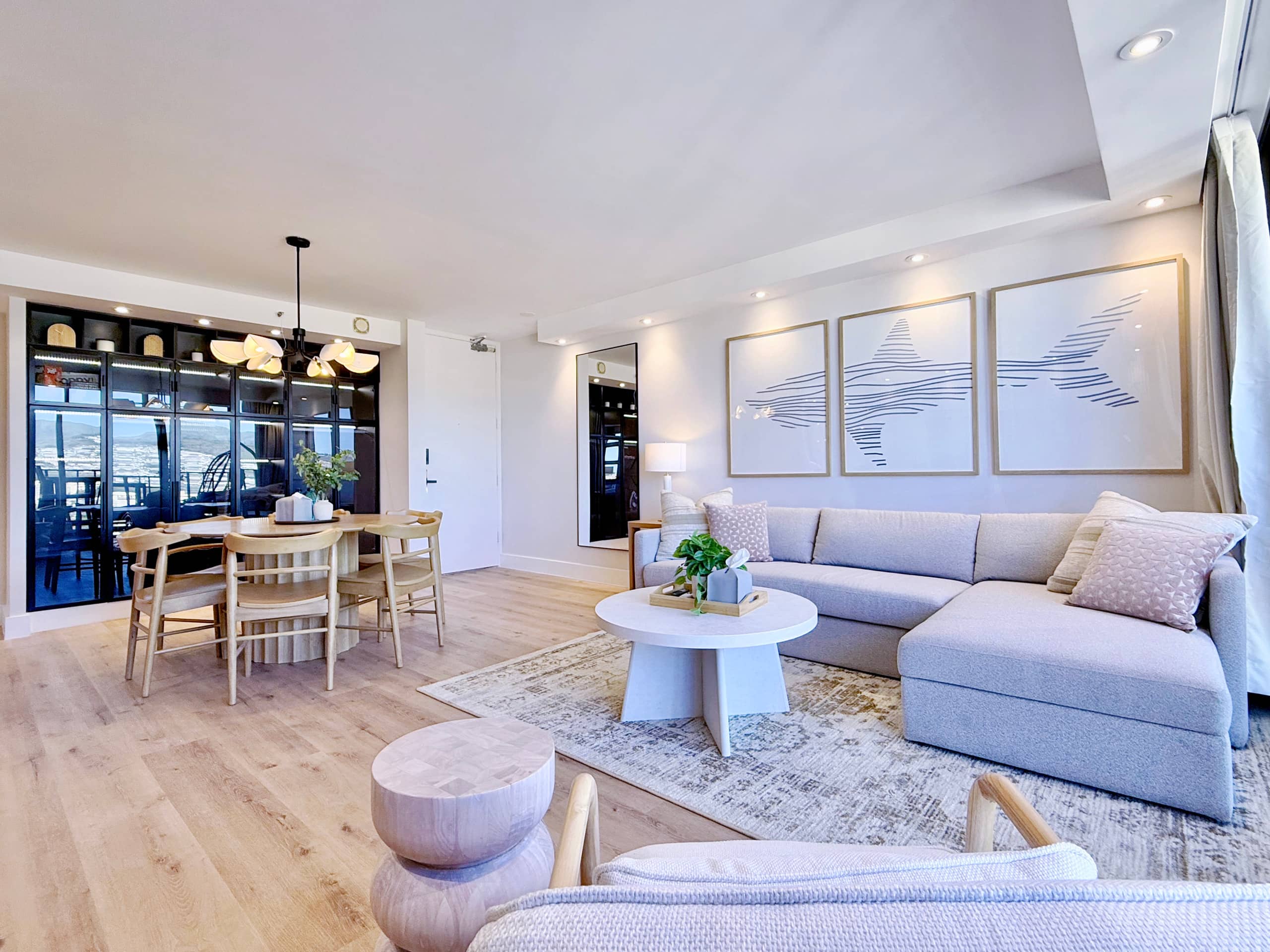 34FL-Upscale Mountain View 1BR-Waikiki w/Parking - Image 1