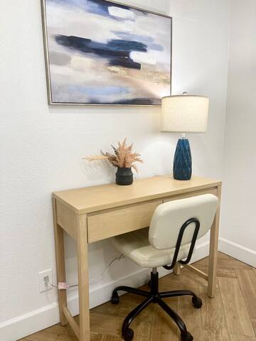 7BR Luxury Vegas Home w Cinema/Pool/Guest House* gallery image 5