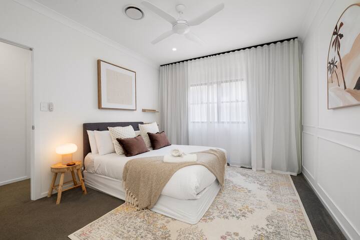 Inner City Townhouse – Pet Friendly gallery image 2