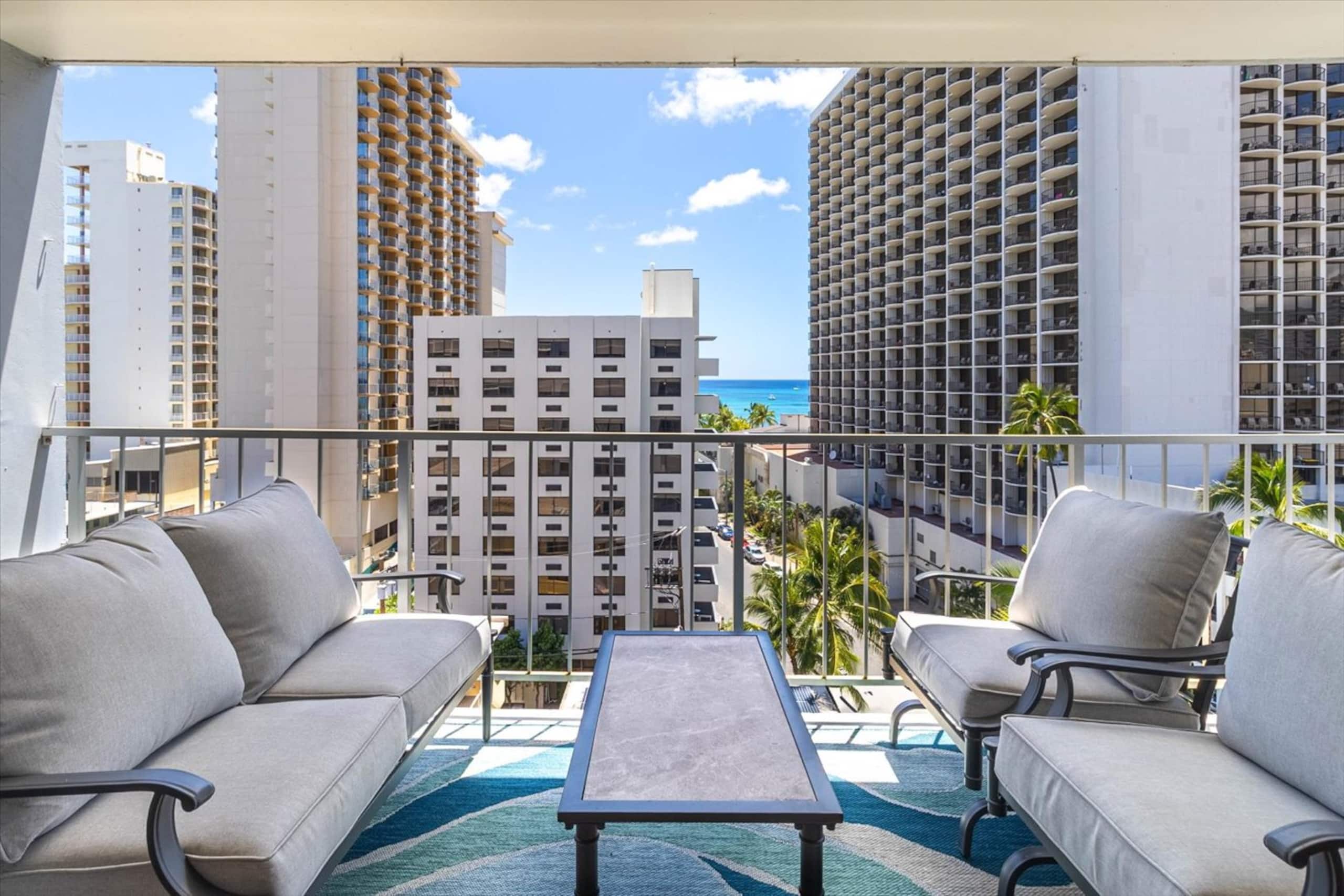 NEW Upgraded Condo, A/C, Oceanview + Parking - Image 34
