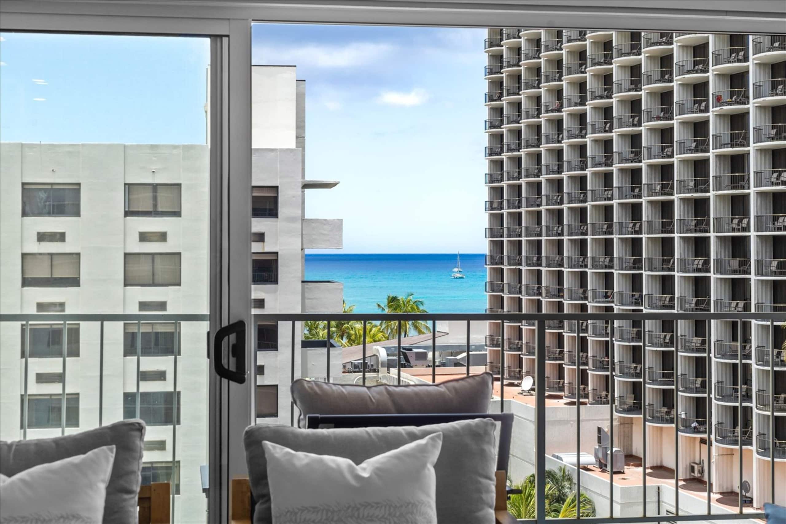 NEW Upgraded Condo, A/C, Oceanview + Parking - Image 39