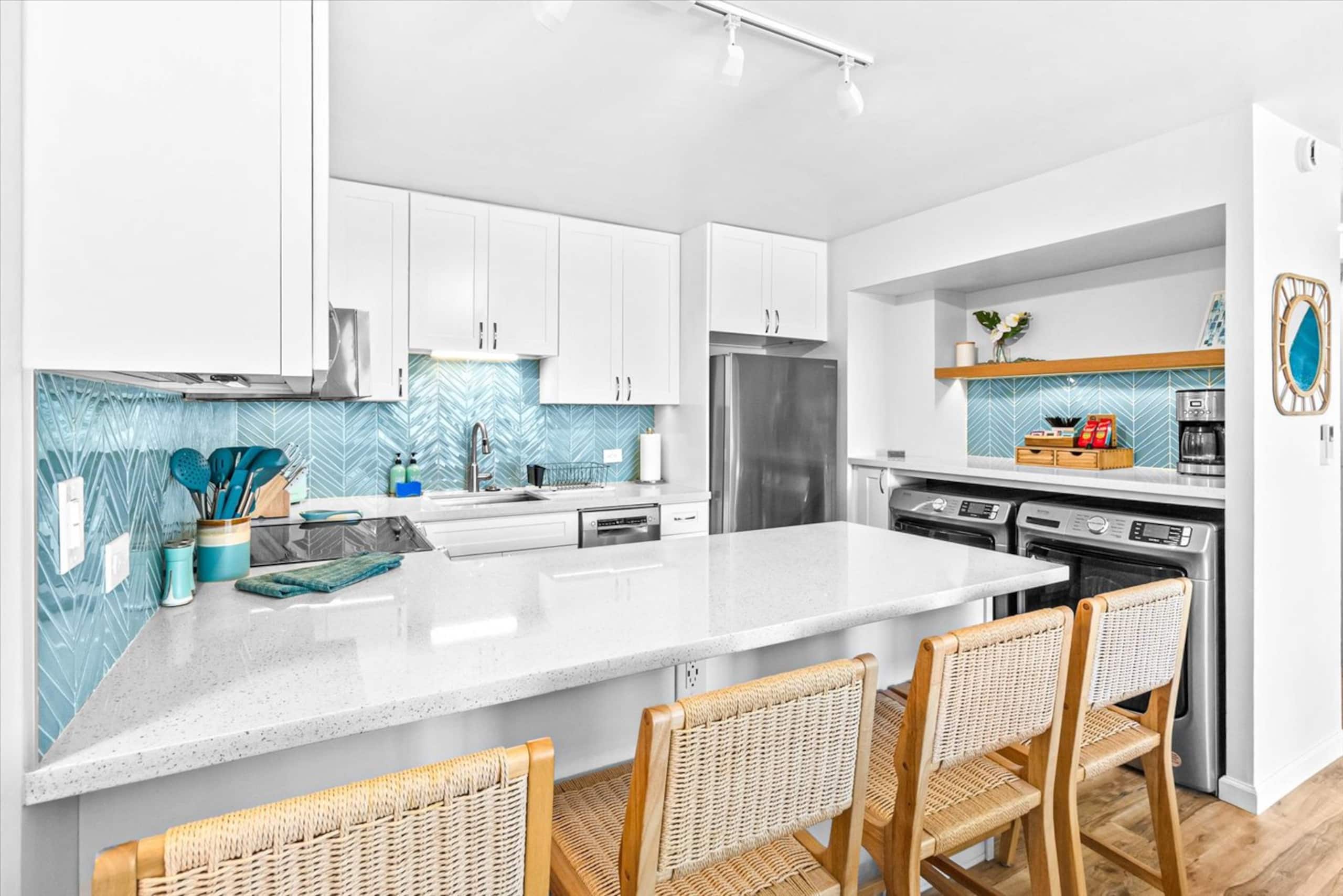 NEW Upgraded Condo, A/C, Oceanview + Parking - Image 14
