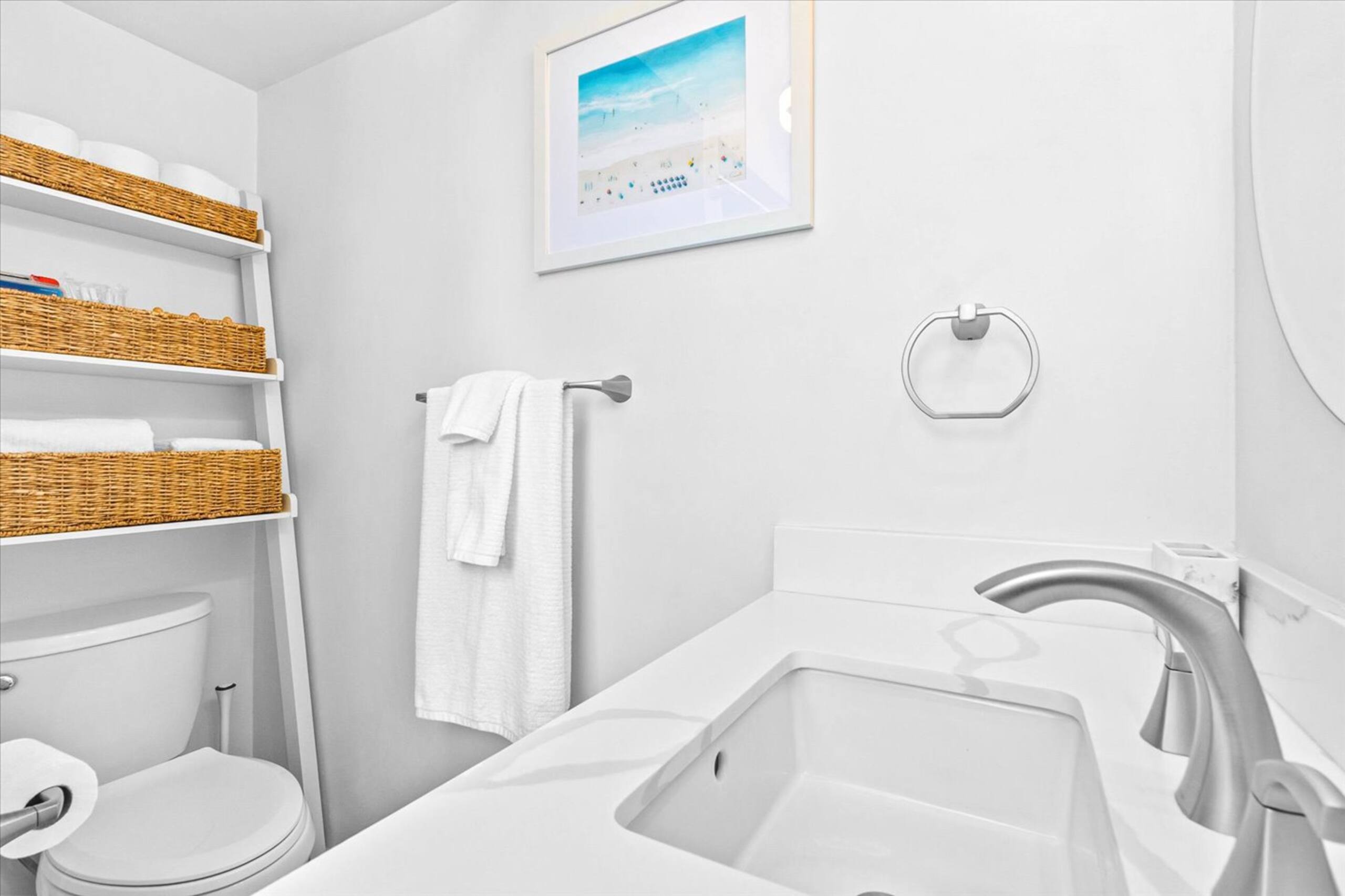 NEW Upgraded Condo, A/C, Oceanview + Parking - Image 32