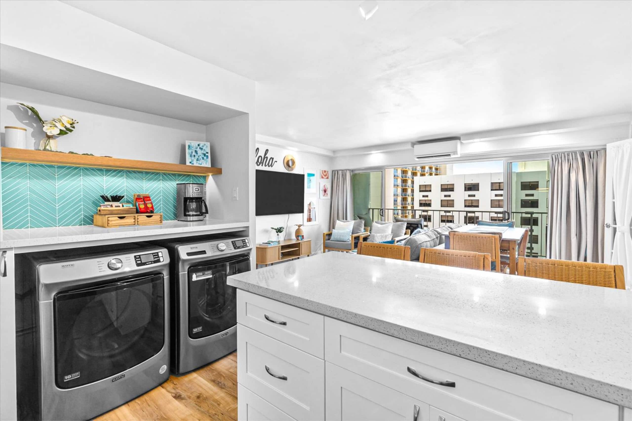 NEW Upgraded Condo, A/C, Oceanview + Parking - Image 18