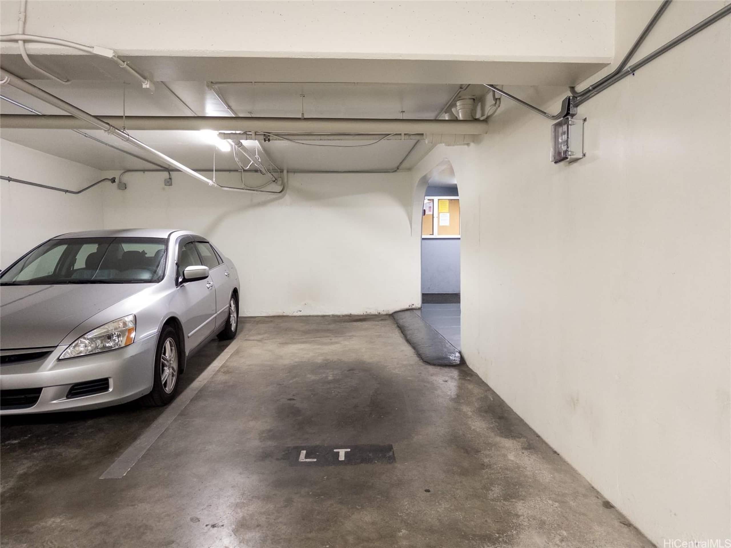 NEW Upgraded Condo, A/C, Oceanview + Parking - Image 45