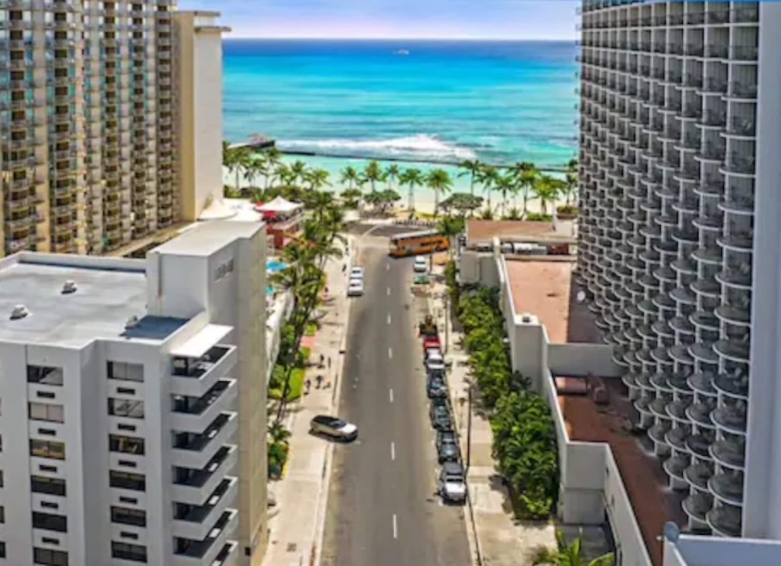 NEW Upgraded Condo, A/C, Oceanview + Parking - Image 40