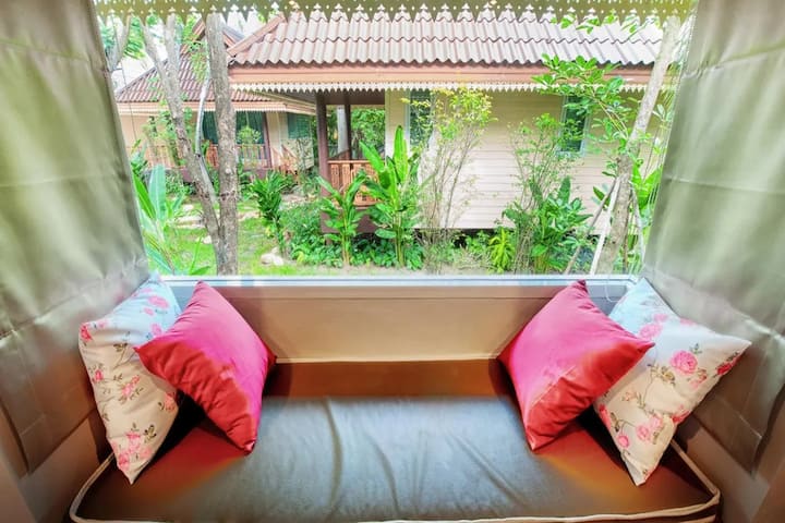 King Room - Non-smoking @ Baan Nam Pen Resort - Damnoen Saduak