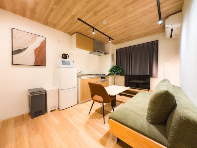 1 min walk to Asakusa Station| 2 Rooms | 6 guests