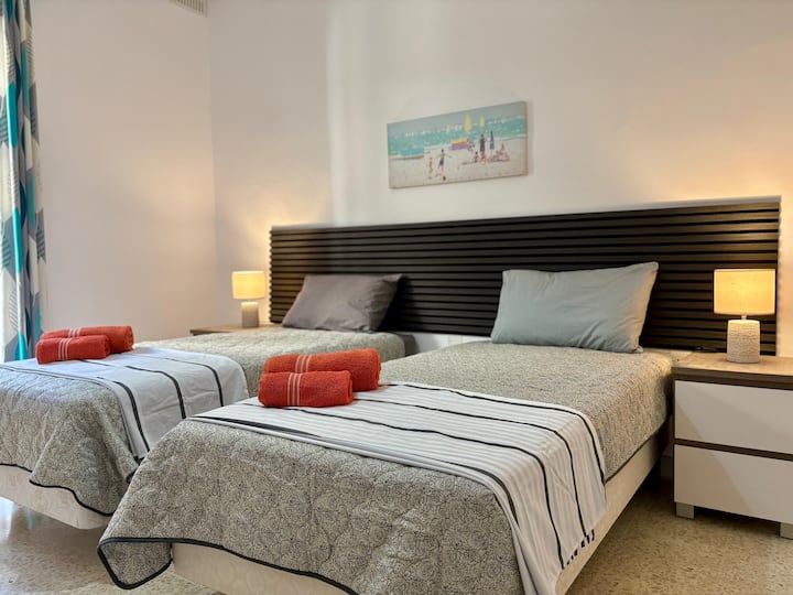 Spálňa so zadným balkónom a dobrým úložným priestorom