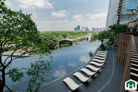 1BD/Skypool/ Skywalk to BTS-MRT-JJ market