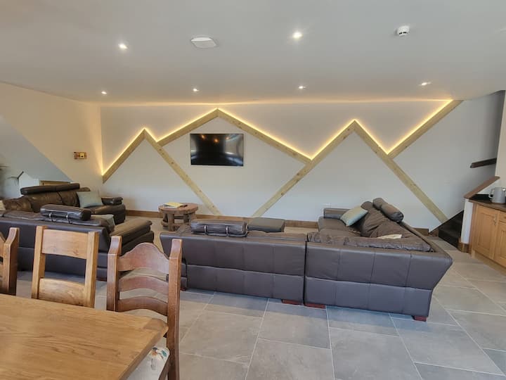 Peak District Lodge Sleeps 25 | Roaches Base - Leek