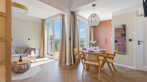 Top Airbnb: Enclave Apartment B 28 with Sun&Snow mezzanine in Krynica Morska