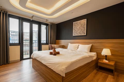 Sunset & Train View | Rooftop Terrace|6BR|Elevator