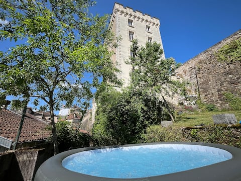 La Tour Carrée de Nontron, sleeps 12