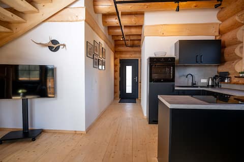 The large spruce (spruce house on the Wisentpfad)