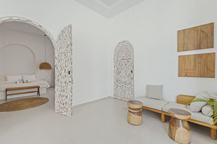 Chic All-white Villa With Pool & Fire Pit - Bali