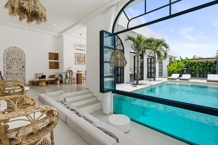 Chic All-white Villa With Pool & Fire Pit - Bali