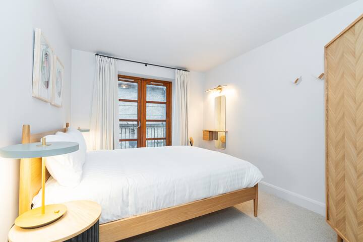 Cosy Downtown Apartment in a Prime Location gallery image 2