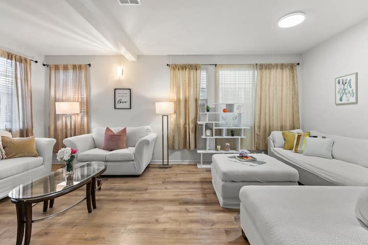 Jane's Home (Av) | Large Room W Priv Bath+hvac (C) - Palo Alto, CA