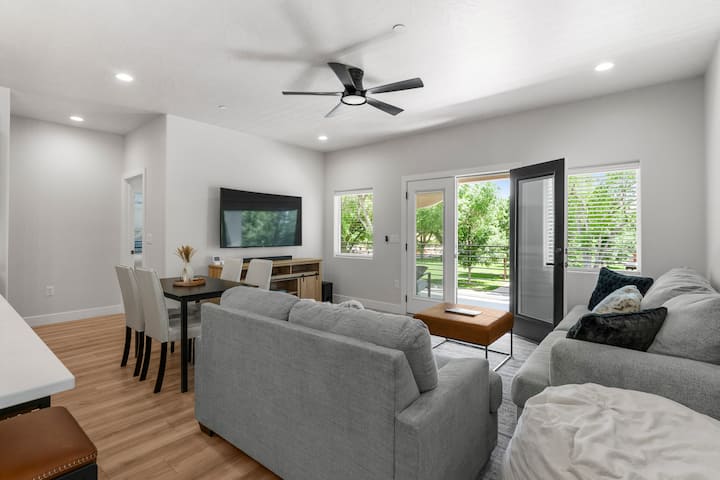 4- New Modern Loft Near Zion, Bryce, Grand Canyon - Hurricane, UT