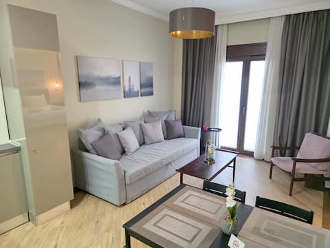 Top Airbnb: The Tsimiski Experience in Μητροπολιτική Ενότητα Θεσσαλονίκης