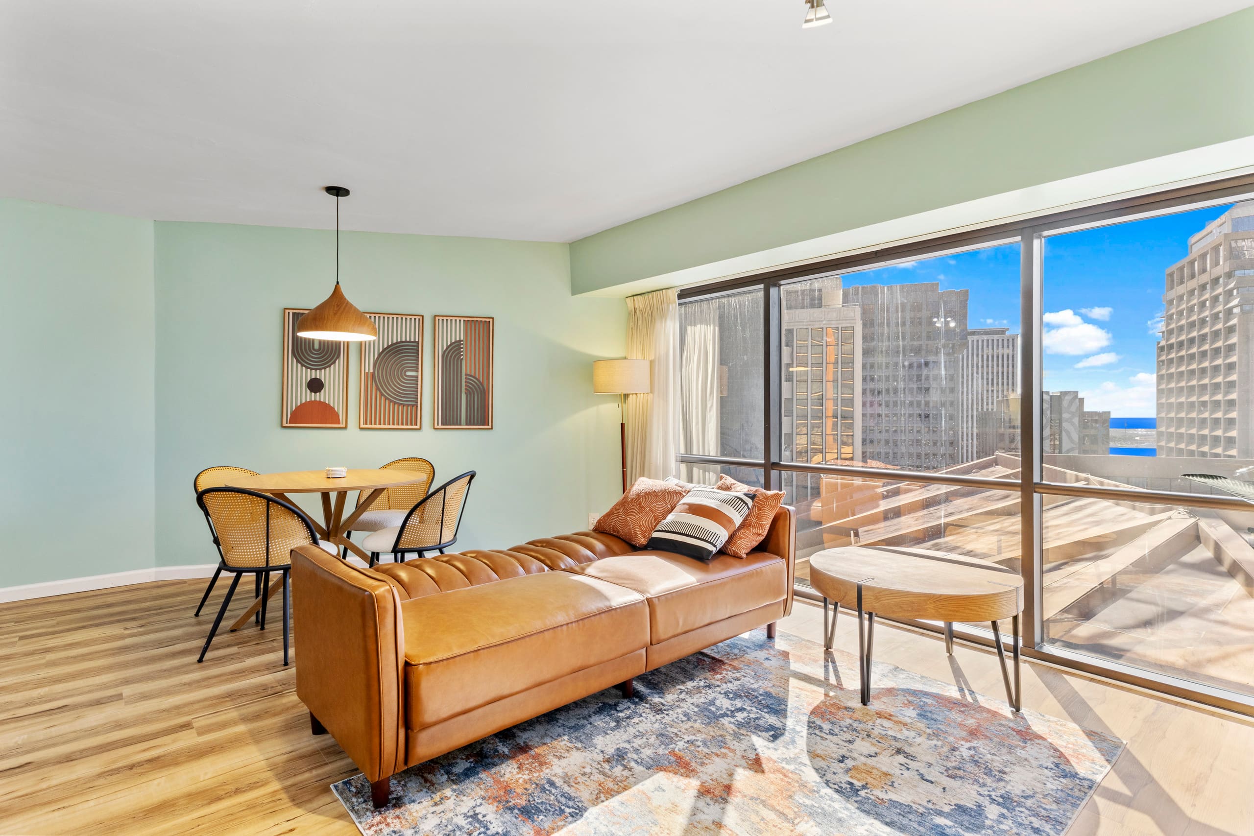 Free Parking! Partially Renovated 1BR in Downtown - Image 24