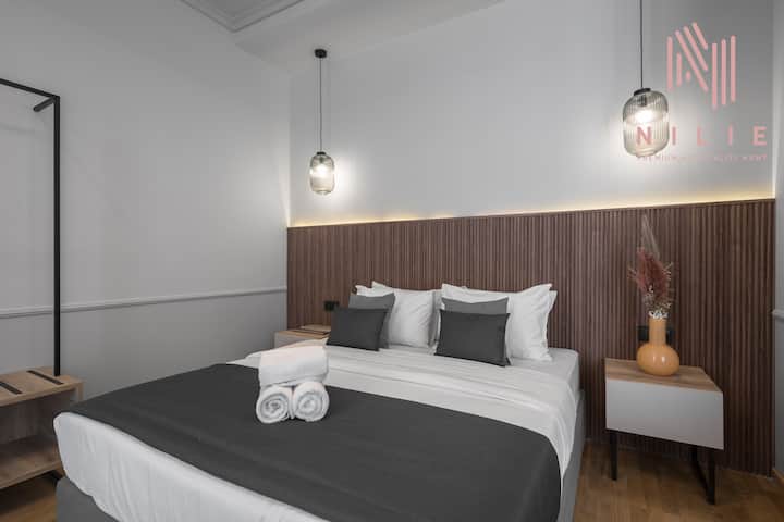 Esther Suites | Deluxe Suite With Balcony - Thessaloniki