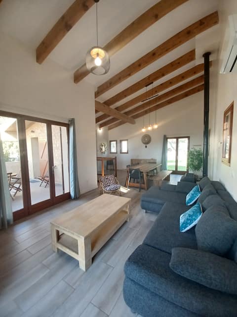 Villa Padulina by the sea with pool