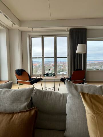 Stylish 4-Bds Apartment with Panoramic Views gallery image 4