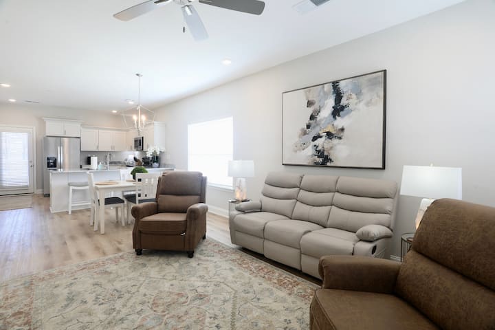 Townhome Luxury In Southaven - Southaven, MS