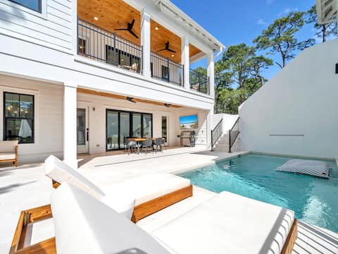 2 Golf Carts! Private Heated Pool! Walk to Beach!