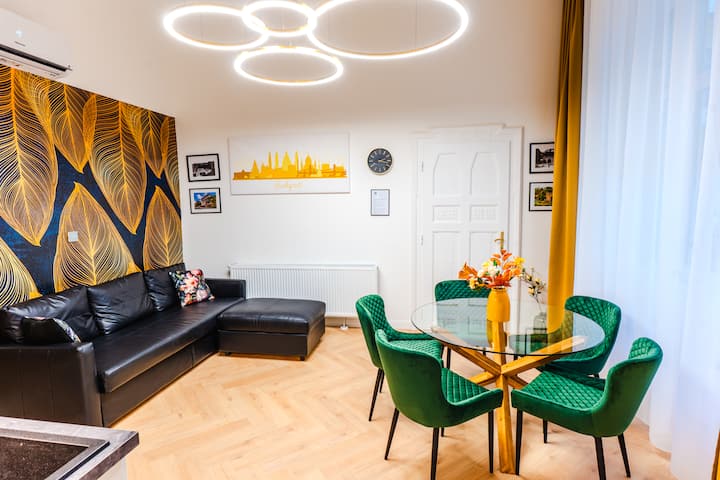 2 Bedrooms + Living Room - Modern Home In Budapest - Hungría