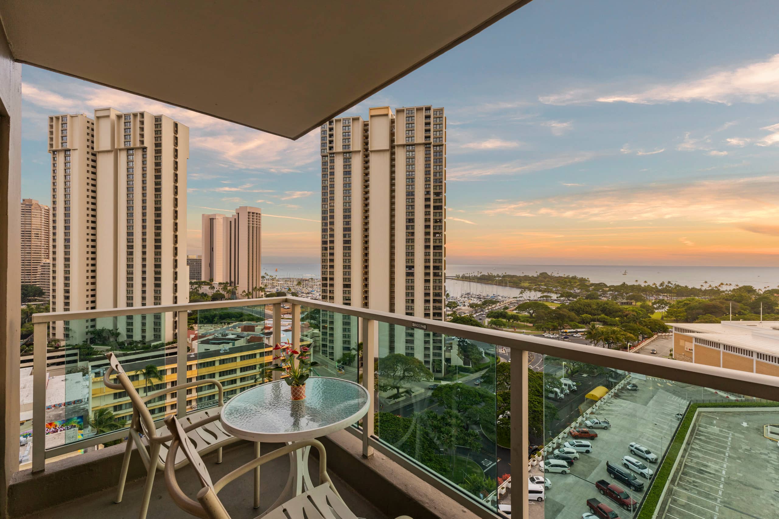 Hotel in Honolulu · ★4.86 · Studio · 1 bed · 1 private bath - Image 1