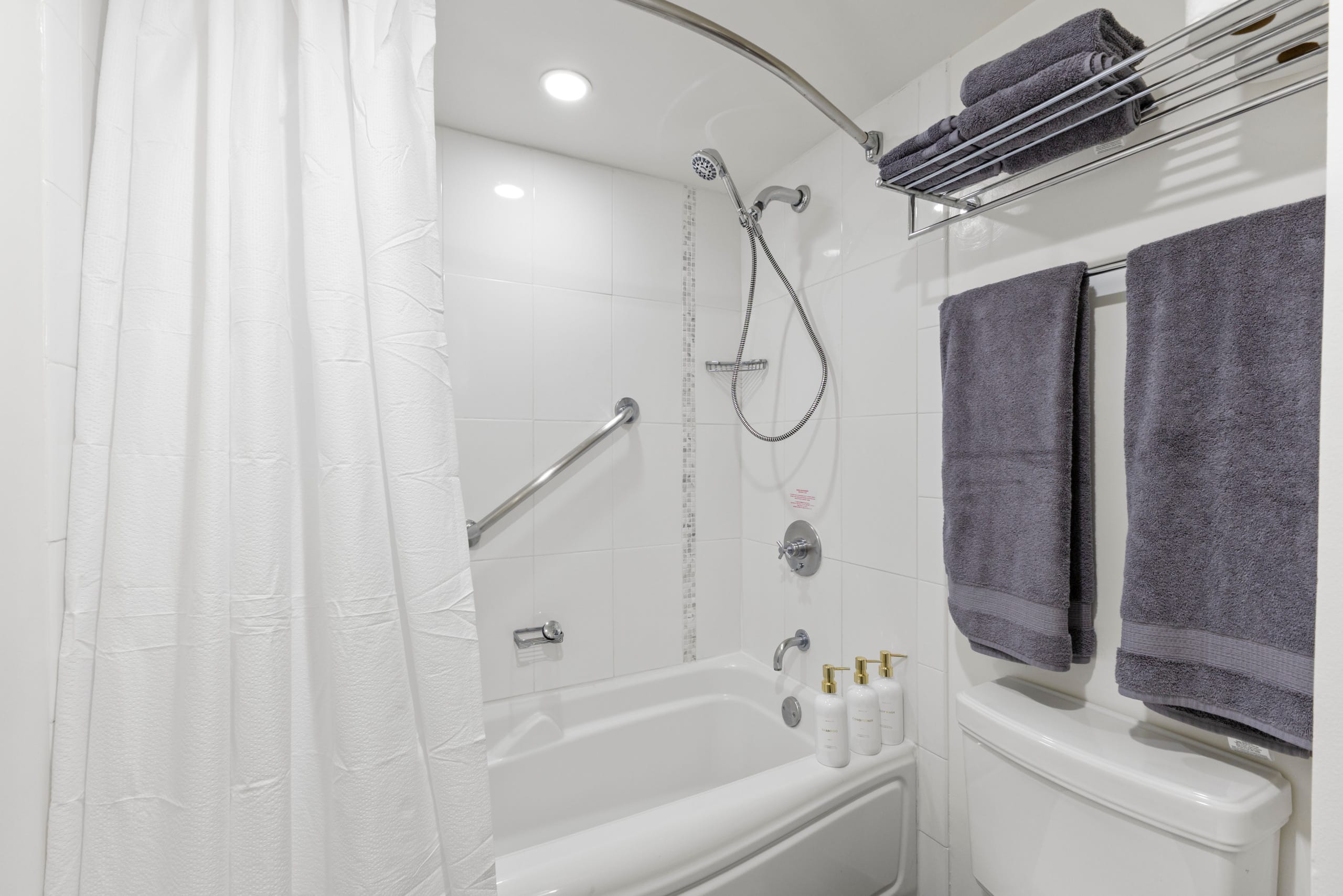 Hotel in Honolulu · ★4.86 · Studio · 1 bed · 1 private bath - Image 16