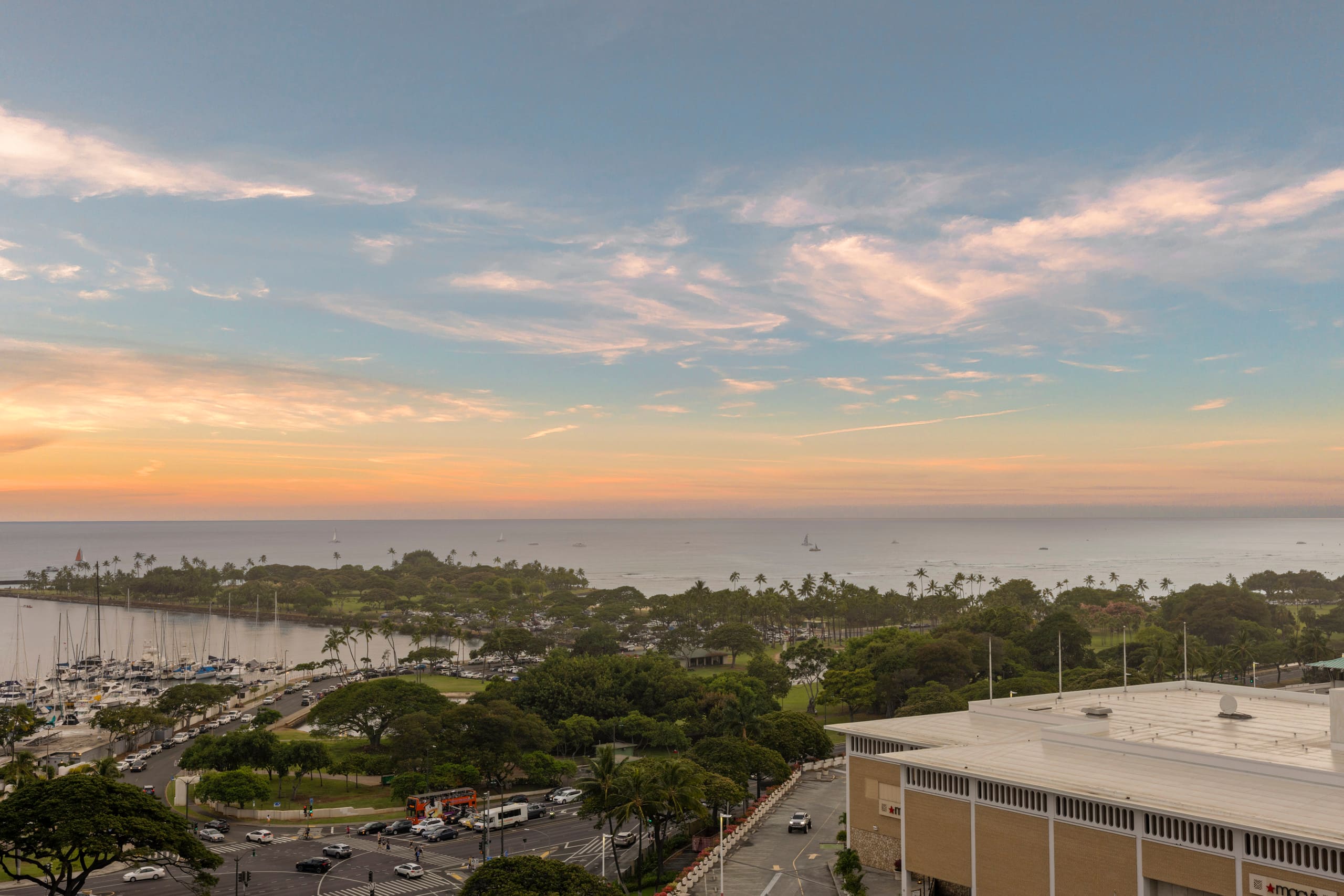 Hotel in Honolulu · ★4.86 · Studio · 1 bed · 1 private bath - Image 7