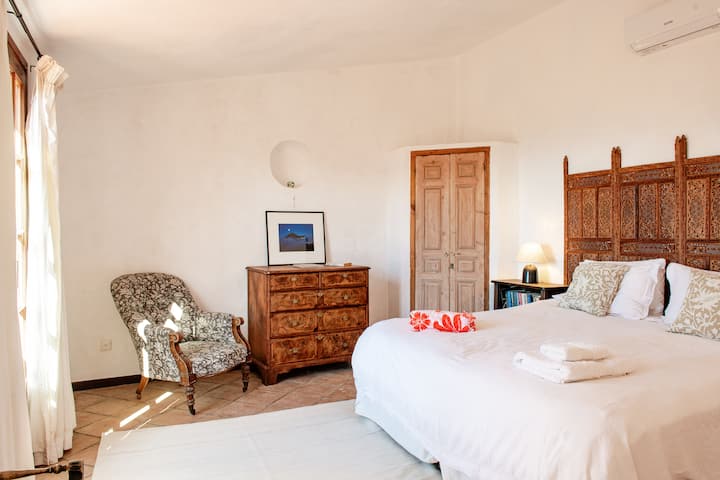 Chambre 1 premier étage deuxième maison  / Bedroom 1 first floor second house