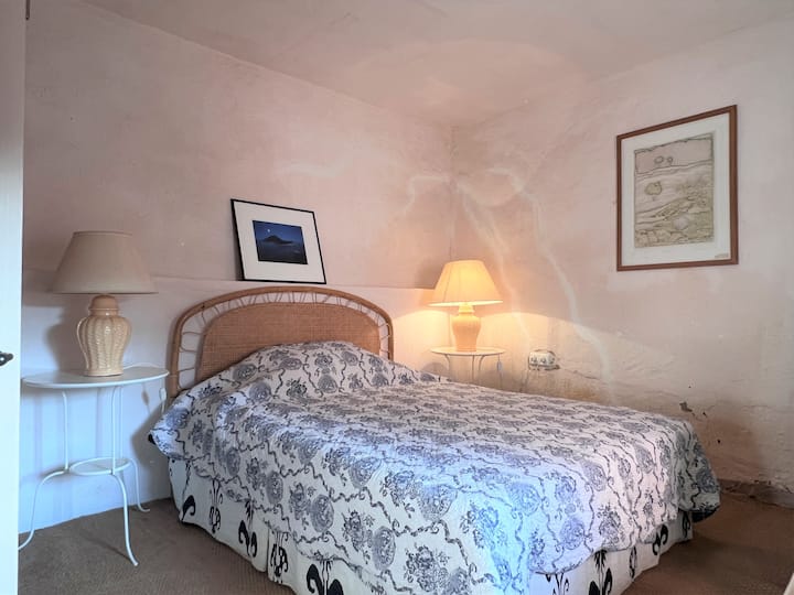 Chambre 1 rez-de-chaussée deuxième maison / Bedroom 1 ground floor second house