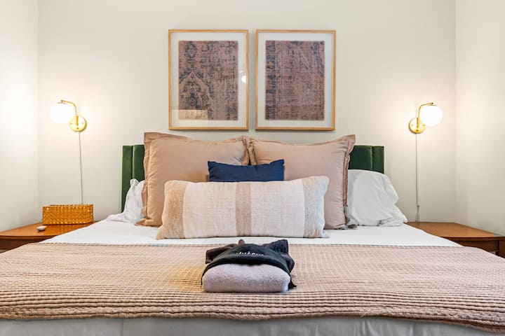 1st Floor: Guest Bedroom, King size bed.  Nearby bathroom, shared with common areas (living room, dining room kitchen)