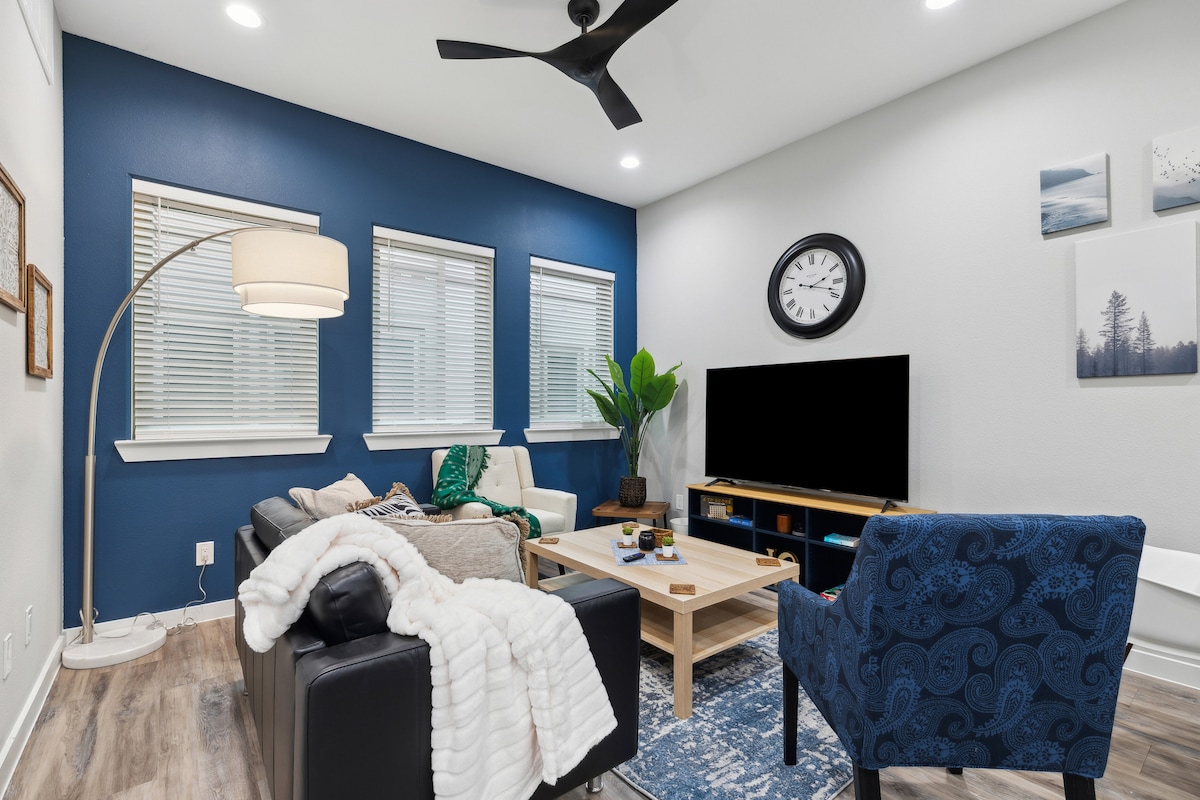 Top Airbnb: The Opal 2BD House: 7ST 20 Mins to Dallas Stadium! in Fort Worth