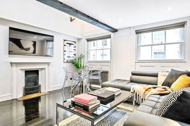 Piccadilly Circus Penthouse Loft | AC | Sleeps 6-7