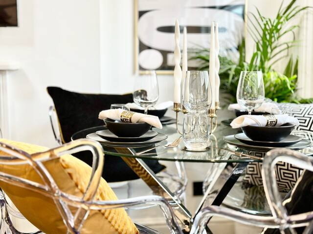 Piccadilly Circus Penthouse Loft | AC | Sleeps 6-7 gallery image 3