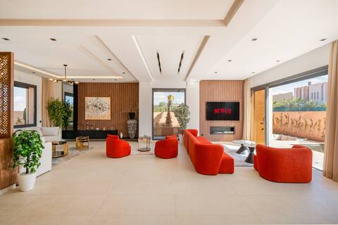 Popular Airbnb listing: Luxury 5-Suite Villa | Golf Amelkis & Pool in Arrondissement D'annakhil مقاطعة النخيل