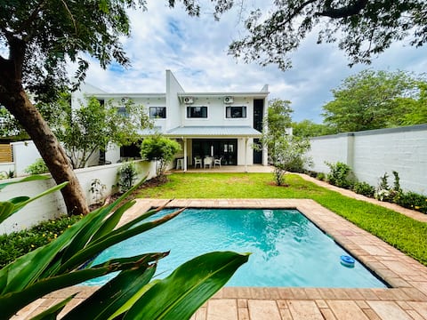 Relaxing 3BR w/ Garden + Pool, 9min to Vic Falls