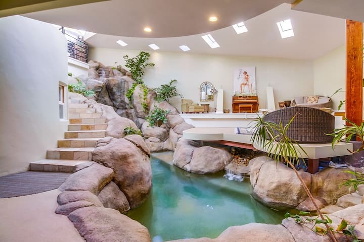 Iconic Waterfall House gallery image 2