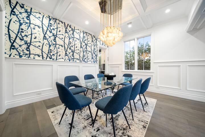 Hamptons Estate: Lux 5BR Villa – Pool & Fire Pit gallery image 5