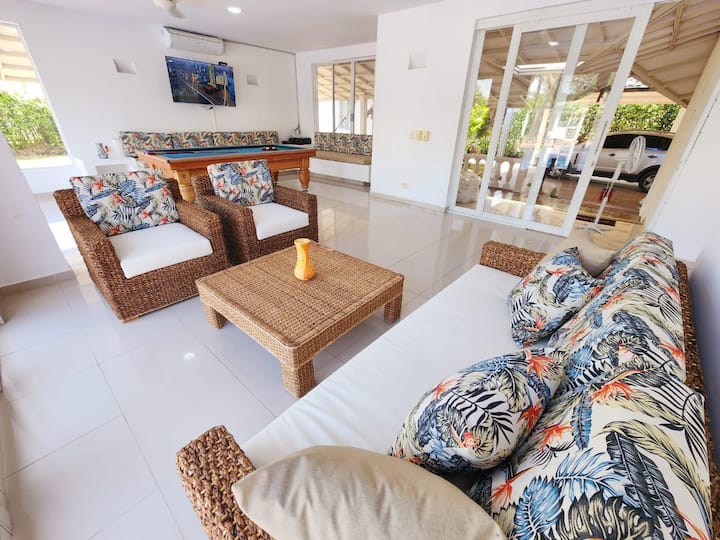 ಲಿವಿಂಗ್ ಏರಿಯಾ